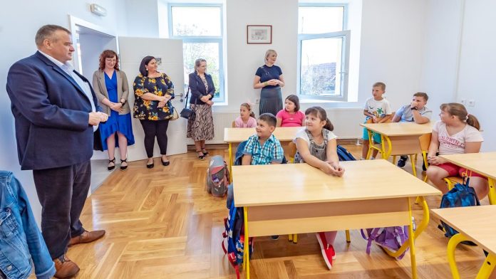 Video priča: Gradonačelnik Čazme Dinko Pirak posjetio obnovljenu Područnu školu Vrtlinska
