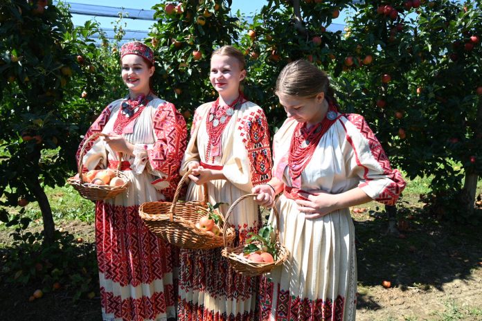 Video priča: Održana 19-ta “Jabuka crvenika”